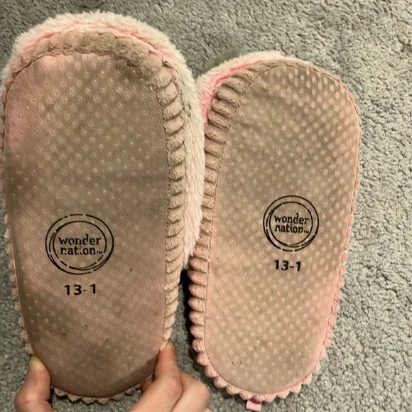 Wonder Nation Kitten Slippers - Picture 6 of 7